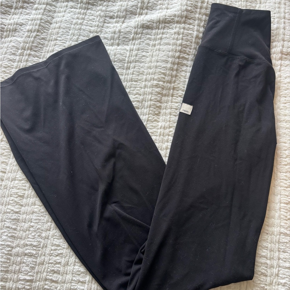 Vuori black flare leggings